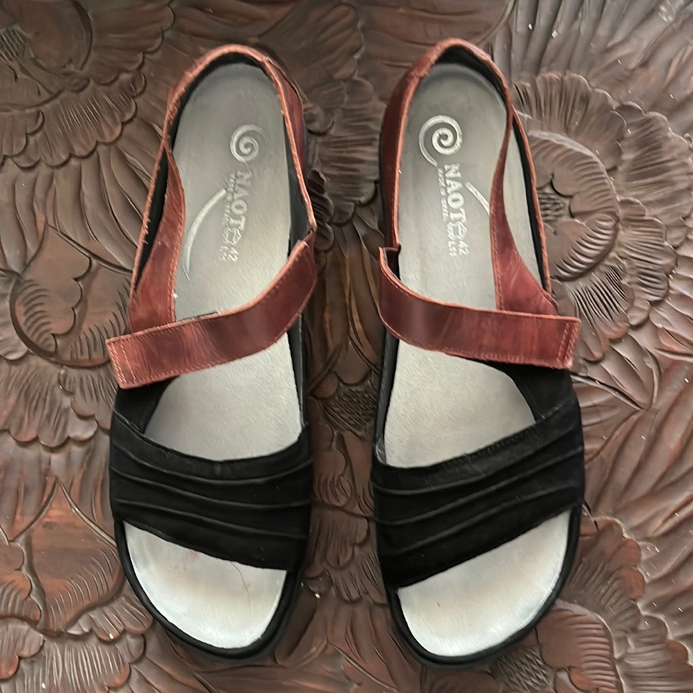 Size 42 (US 10) Naot sandals